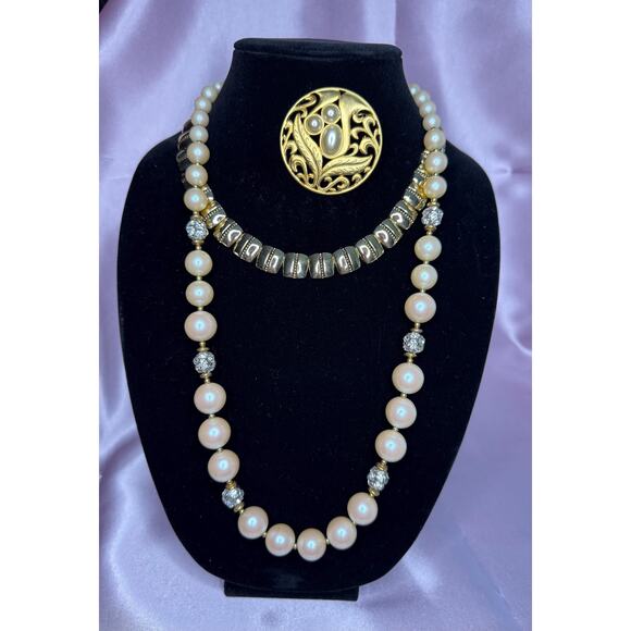 Vintage Pearl & Gold-Tone Jewelry Set with Brooch – Hollywood | Napier | Venue - Picture 1 of 1